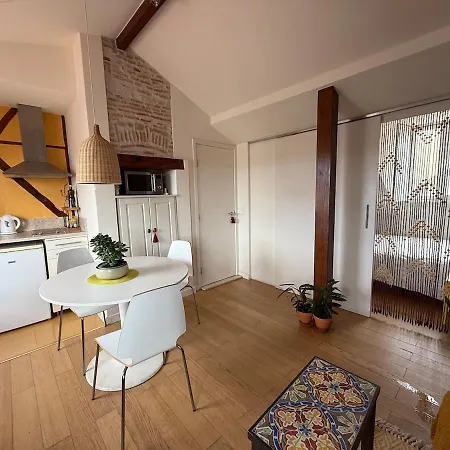 Lägenhet Petit Loft In The Heart Of