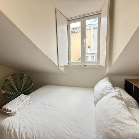 Petit Loft In The Heart Of * Лісабон